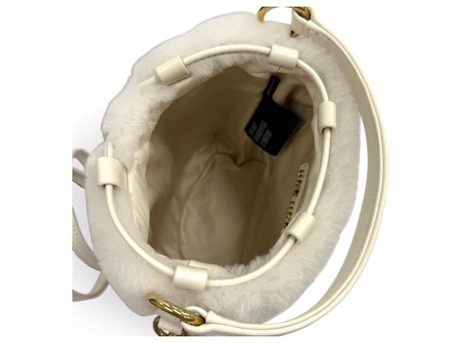 Borsa a tracolla Miu Miu 5BE085 in pelliccia di pecora con logo in metallo Bianco - vista 7