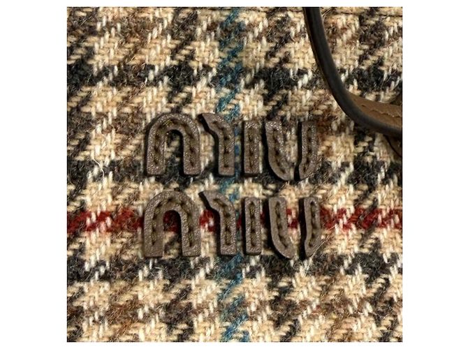 Borsa a tracolla Miu Miu in tweed pied-de-poule e pelle con logo Multicolore - vista 10