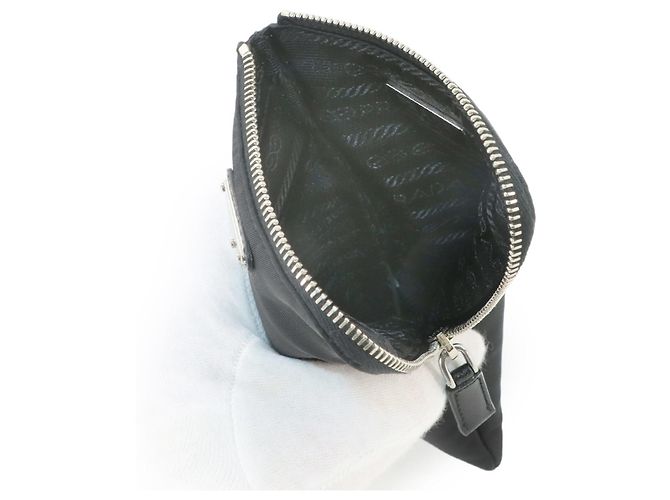 Prada Handtaschen-Pouch aus schwarzem Nylon - Ansicht 8