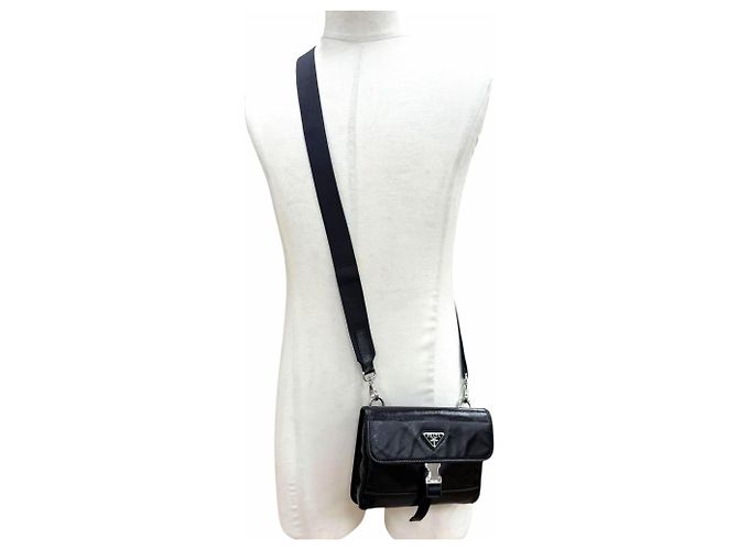 Borsa a tracolla Prada Soft Looks in pelle Nero - vista 2