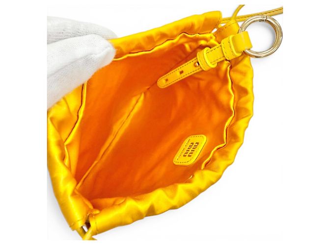 Pouch con coulisse Miu Miu Duchess Giallo - vista 8
