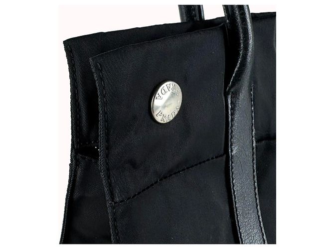 Prada Handtasche aus Nylon und Leder Schwarz - Ansicht 7