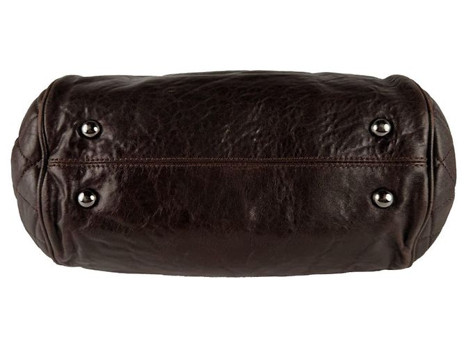 Bolsa de mão Chanel em couro marrom - vista 4