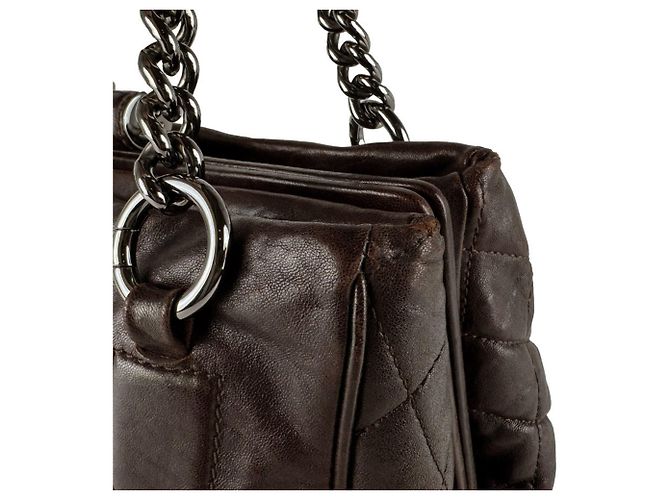 Bolsa de mão Chanel em couro marrom - vista 6