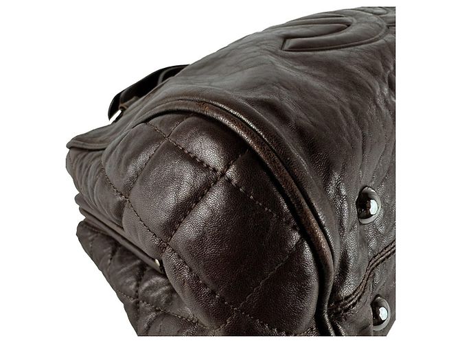 Bolsa de mão Chanel em couro marrom - vista 9