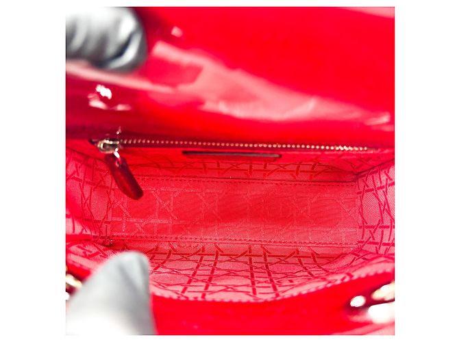 Christian Dior Lady Dior Cannage Stitch Patent Mini Rosso - vista 5