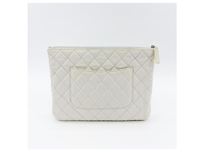 Chanel Classic O Case Quilted Caviar Small Bianco - vista 2