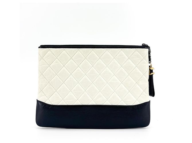 Chanel Gabrielle O Case Clutch in pelle di vitello matelassé Medium Nero - vista 2
