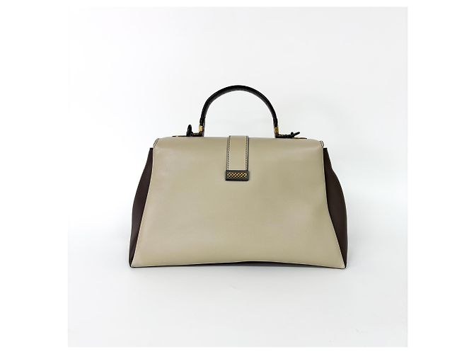 Bottega Veneta Piazza Top Handle Leather with Intrecciato Detail Medium Castaño - vista 2