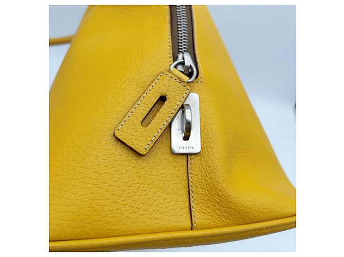 Saco Tote Prada em couro amarelo - vista 15
