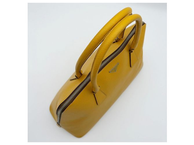 Saco Tote Prada em couro amarelo - vista 16