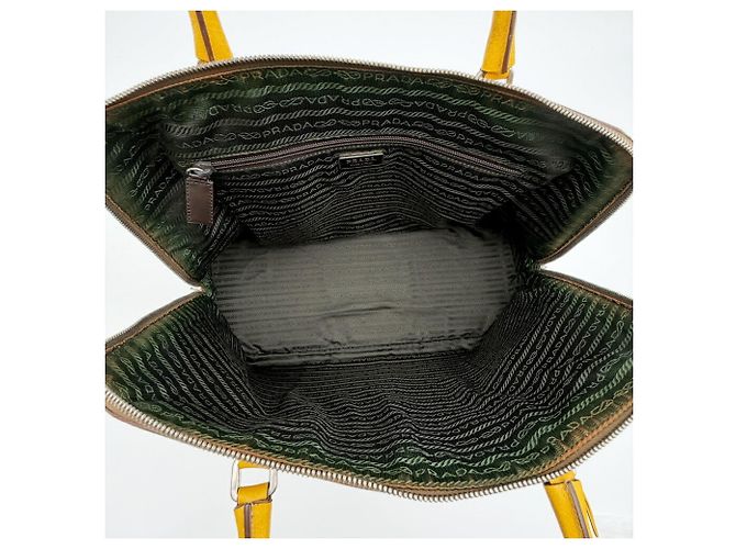 Saco Tote Prada em couro amarelo - vista 17