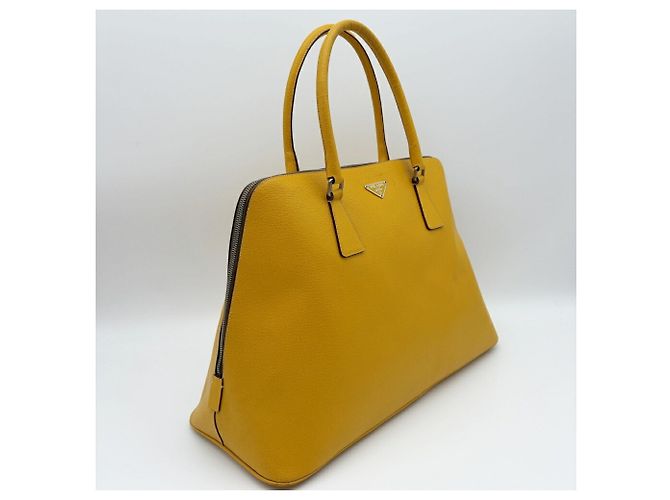 Saco Tote Prada em couro amarelo - vista 4