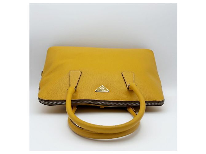 Saco Tote Prada em couro amarelo - vista 6