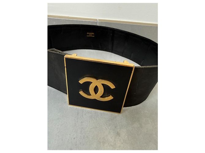 Cinto largo Chanel preto em couro e lona com fivela CC dourada Dourado - vista 2