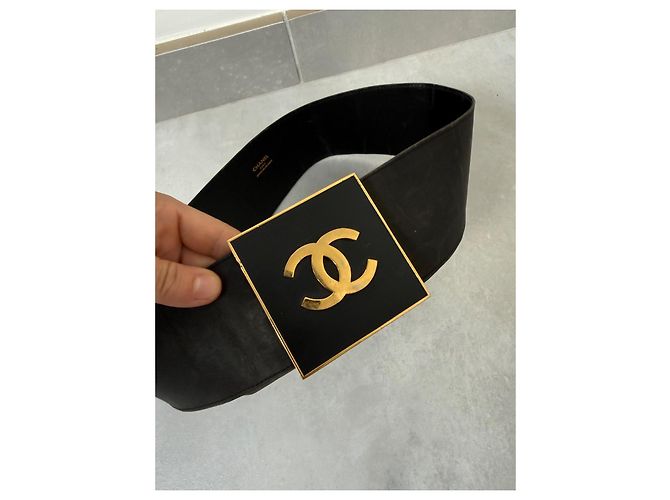 Cinto largo Chanel preto em couro e lona com fivela CC dourada Dourado - vista 6