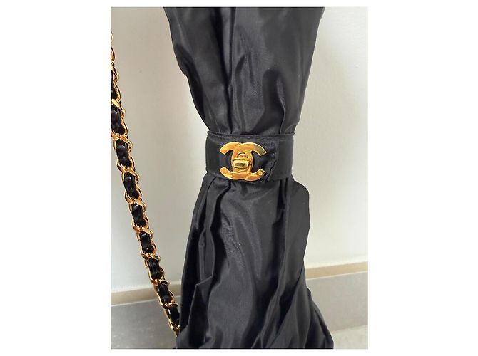 Paraguas Chanel de nailon con funda de cuero charol Negro - vista 7