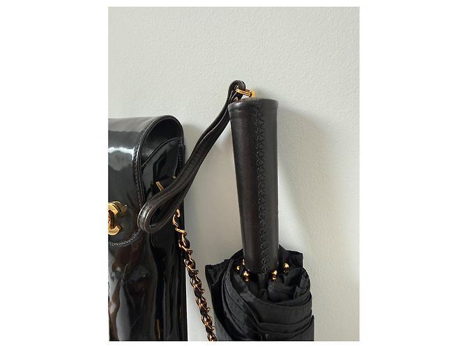 Paraguas Chanel de nailon con funda de cuero charol Negro - vista 8
