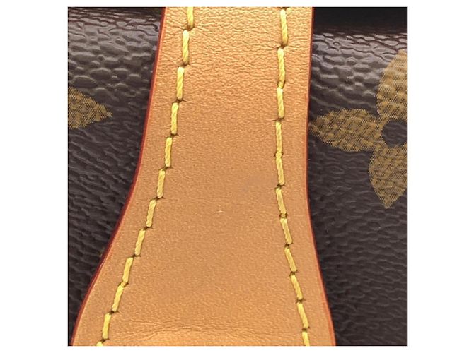 Bolso de mano Louis Vuitton Monogram Fold Me Castaño - vista 4