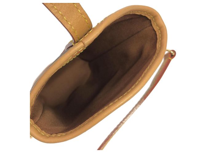 Bolso de mano Louis Vuitton Monogram Fold Me Castaño - vista 6