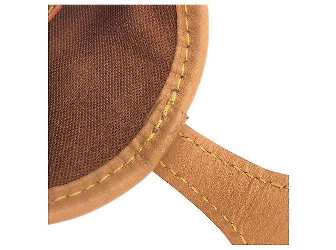 Bolso de mano Louis Vuitton Monogram Fold Me Castaño - vista 7