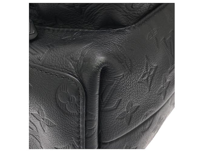 Louis Vuitton Monogram Shadow Hobo Cargo Schultertasche Schwarz - Ansicht 3