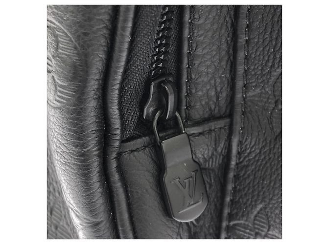 Louis Vuitton Monogram Shadow Hobo Cargo Schultertasche Schwarz - Ansicht 5