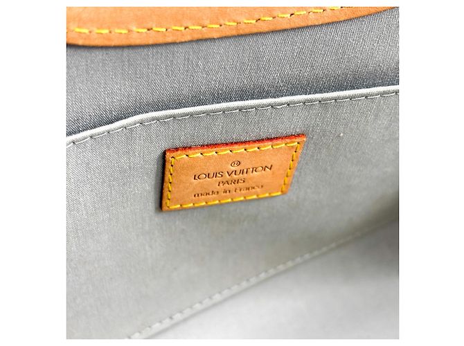 Louis Vuitton Roxbury Drive Monogram Vernis Beige - vista 6