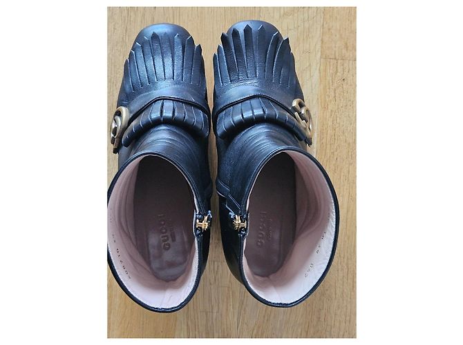 Botines Gucci GG Marmont de piel negra con flecos Negro - vista 15