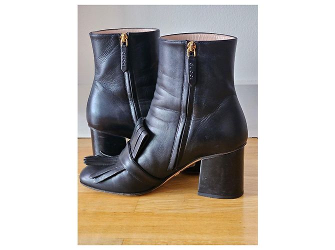 Botines Gucci GG Marmont de piel negra con flecos Negro - vista 17