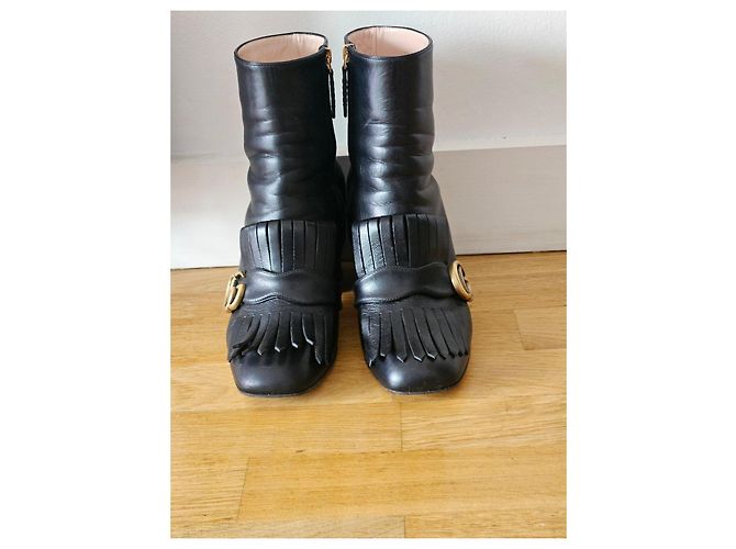 Botines Gucci GG Marmont de piel negra con flecos Negro - vista 18
