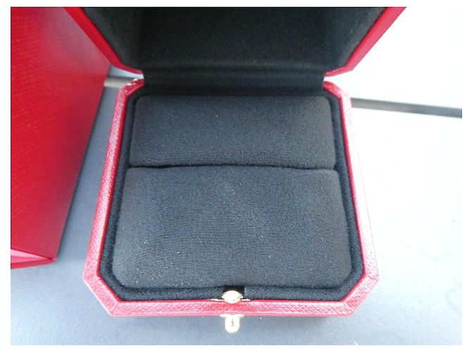 Cartier Red Leather Ring Box Gold hardware - view 2