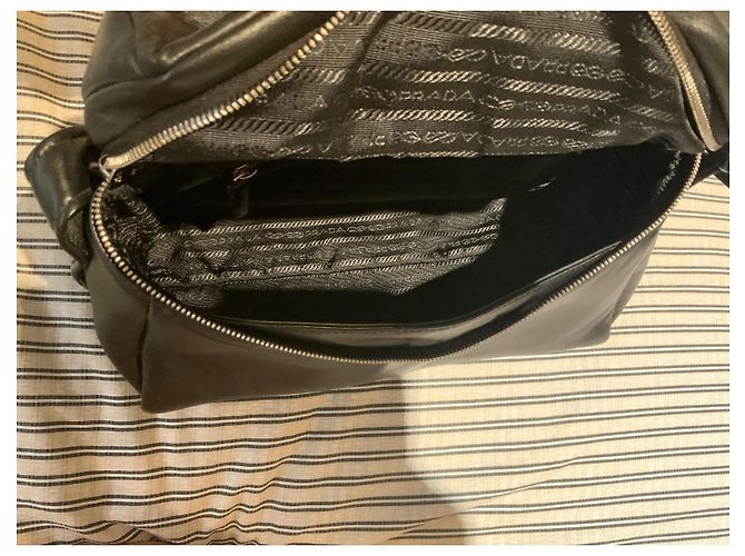 Prada Signaux Tasche aus gestepptem Nappaleder Schwarz - Ansicht 12