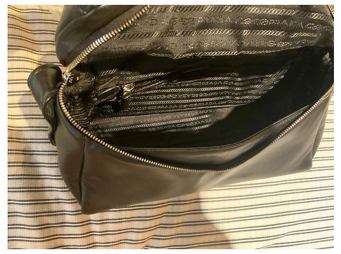Prada Signaux Tasche aus gestepptem Nappaleder Schwarz - Ansicht 13