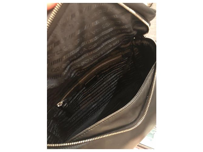 Prada Signaux Bolsa em couro nappa acolchoado Preto - vista 5