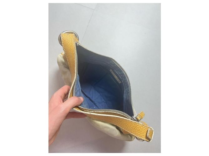 Céline Triomphe Handtasche aus Canvas und Leder weiß/gelb - Ansicht 6