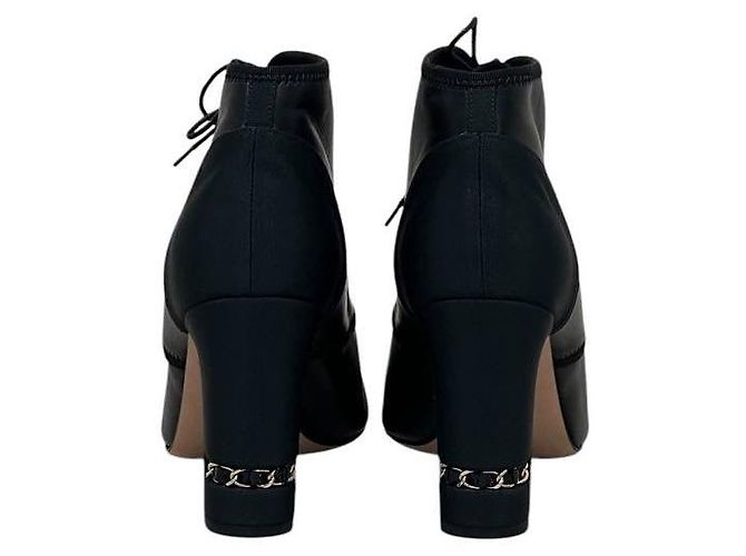 CHANEL Black Leather Chain Ankle Boots – EU 41 Pre-owned - view 4