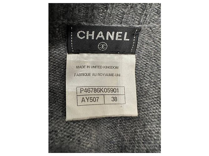 Chanel 100% Kaschmir Grauer Langer Cardigan mit CC-Verschluss Gr. 38 Gebraucht - Ansicht 6