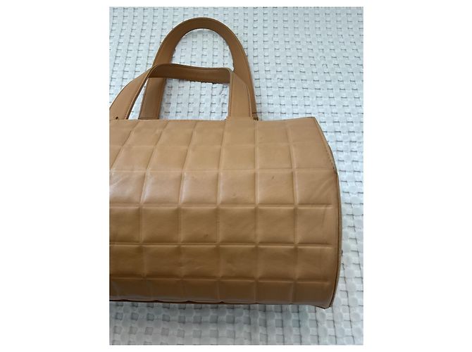Bowling Borsa Polochon Chanel Choco Bar in pelle matelassé Cammello - vista 9