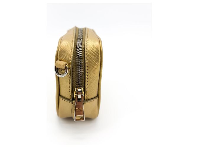 Prada Camera Saffiano Leather Small Golden - Ansicht 4