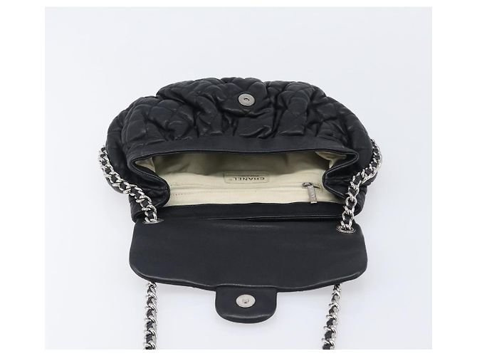 Borsa a tracolla CHANEL Matelasse con catena in pelle d'agnello nera e argento CC Auth ka6097SAV Nero - vista 10