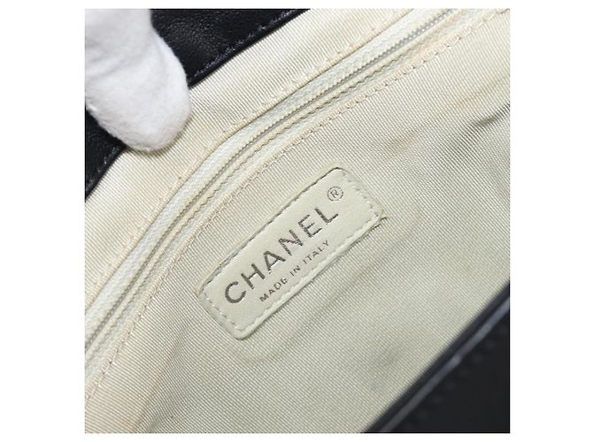 Borsa a tracolla CHANEL Matelasse con catena in pelle d'agnello nera e argento CC Auth ka6097SAV Nero - vista 19