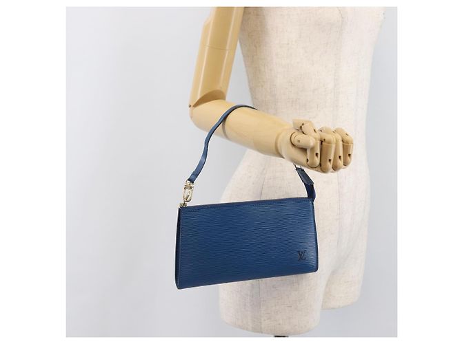 LOUIS VUITTON Epi Pochette Accessoires Pouch Blue M52985 LV Auth 197712V Azul - vista 22
