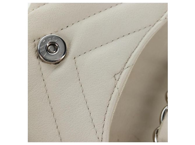 Borsa CHANEL Classic Mini Chain Bag V-stitch in pelle d'agnello Beige Argento CC Auth bs36939M - vista 23