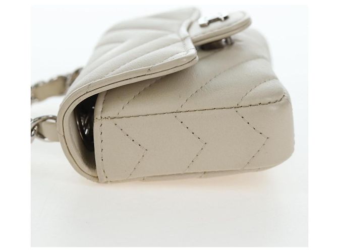 Borsa CHANEL Classic Mini Chain Bag V-stitch in pelle d'agnello Beige Argento CC Auth bs36939M - vista 4