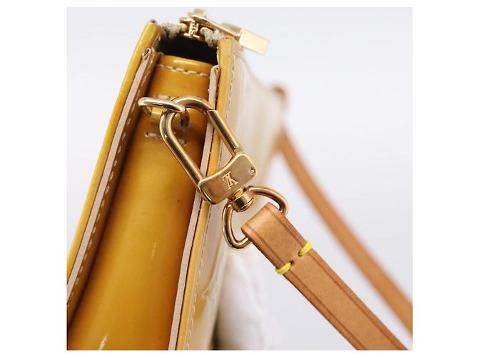 LOUIS VUITTON Monogram Vernis Lexington Pouch Beige M91010 LV Auth 202659A - vista 18