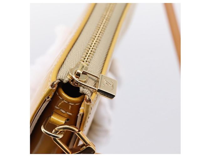 LOUIS VUITTON Monogram Vernis Lexington Pouch Beige M91010 LV Auth 202659A - vista 9
