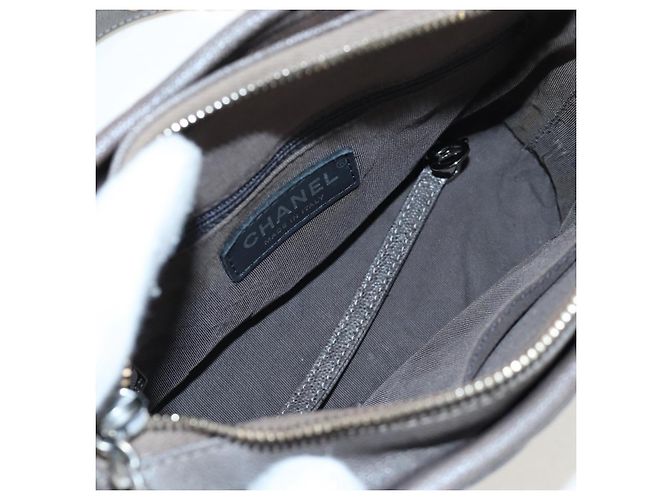 Borsa a tracolla CHANEL Chain Gabriel De V Stitch in pelle caviar grigia CC Auth 203252V Marrone - vista 11