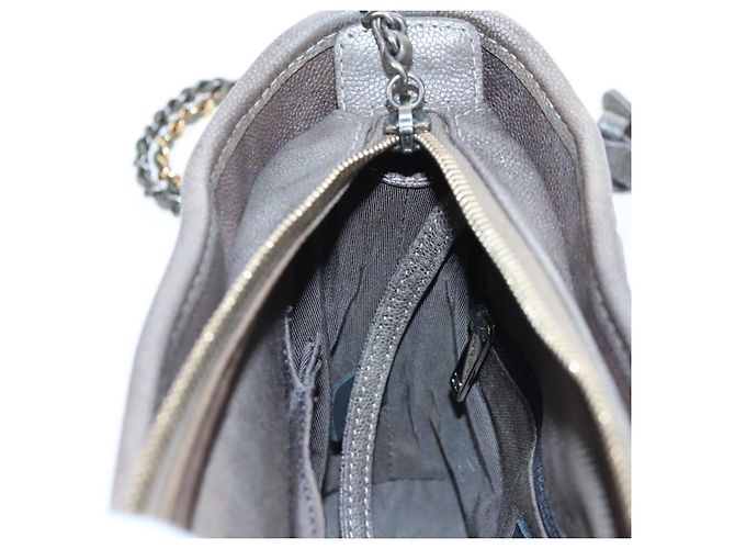 Borsa a tracolla CHANEL Chain Gabriel De V Stitch in pelle caviar grigia CC Auth 203252V Marrone - vista 22