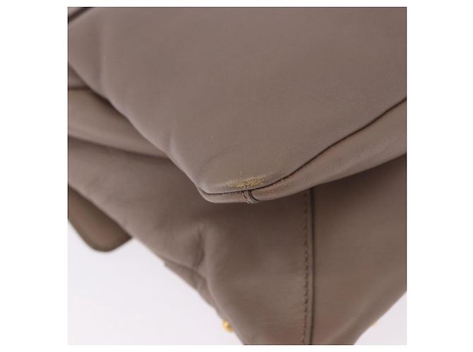 Borsa a tracolla Salvatore Ferragamo Gancini in pelle marrone e oro Auth 202452A D'oro - vista 16